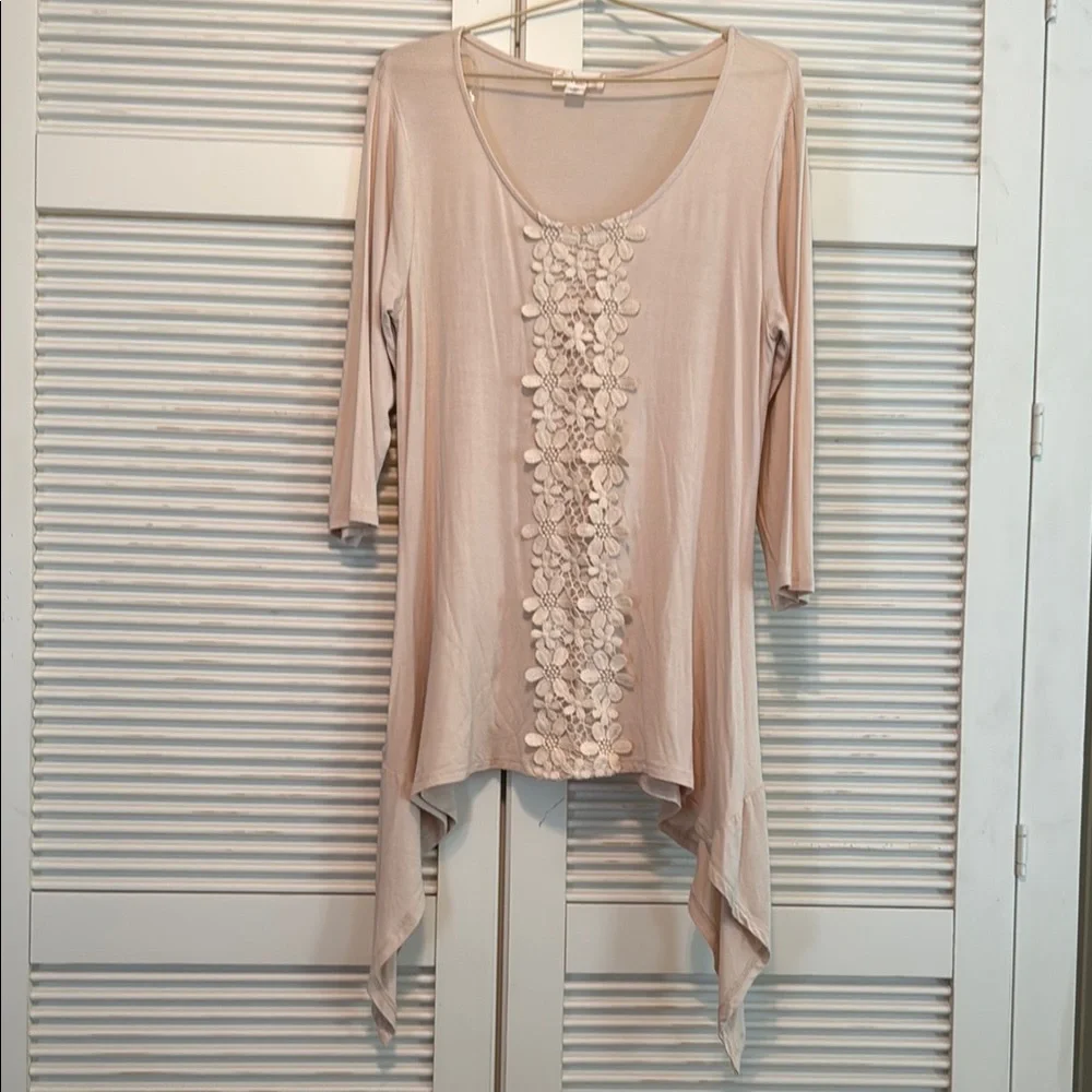 MISIA Side Tail 3/4 Sleeved Tunic Top Made in USA🇺🇸 - Picture 1 of 5